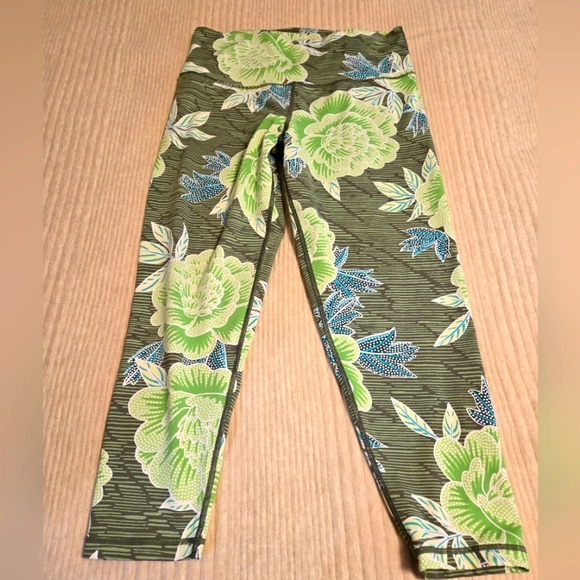 AERIE FLORAL LEGGINGS. SIZE XL. - Picture 2 of 7